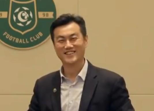 星空体育app下载-焦凤波：职业联赛要感谢村超和苏超，足球的氛围需要一起烘托